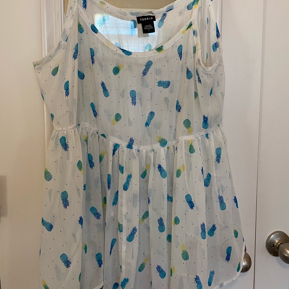 Torrid Size 2 White Gauze Pineapple Tank